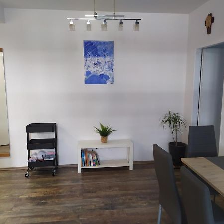 Pisqor Apartment - Self Check-In Bratislava Extérieur photo