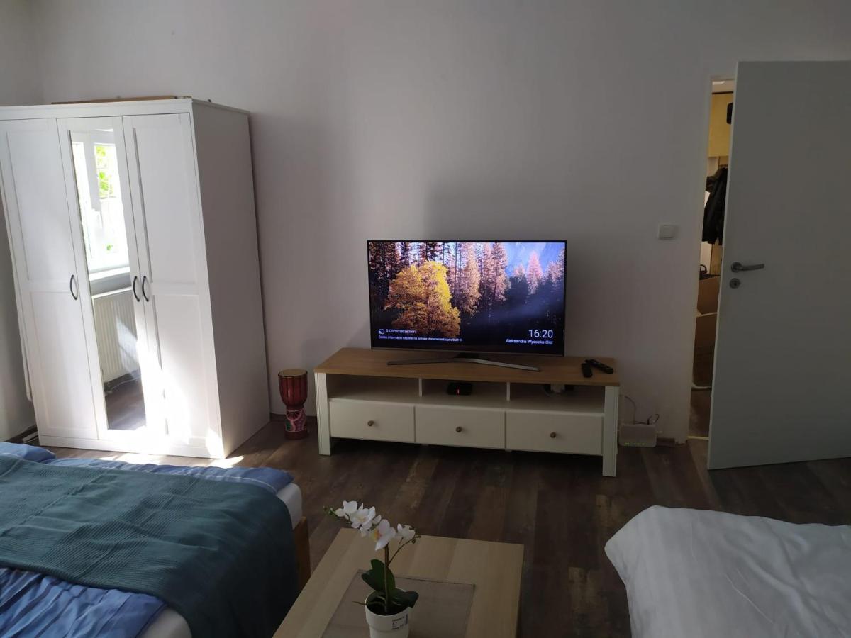 Pisqor Apartment - Self Check-In Bratislava Extérieur photo