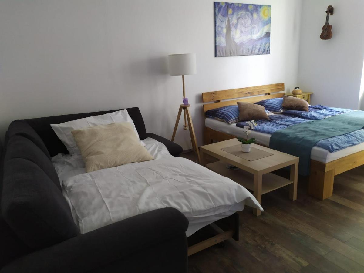 Pisqor Apartment - Self Check-In Bratislava Extérieur photo