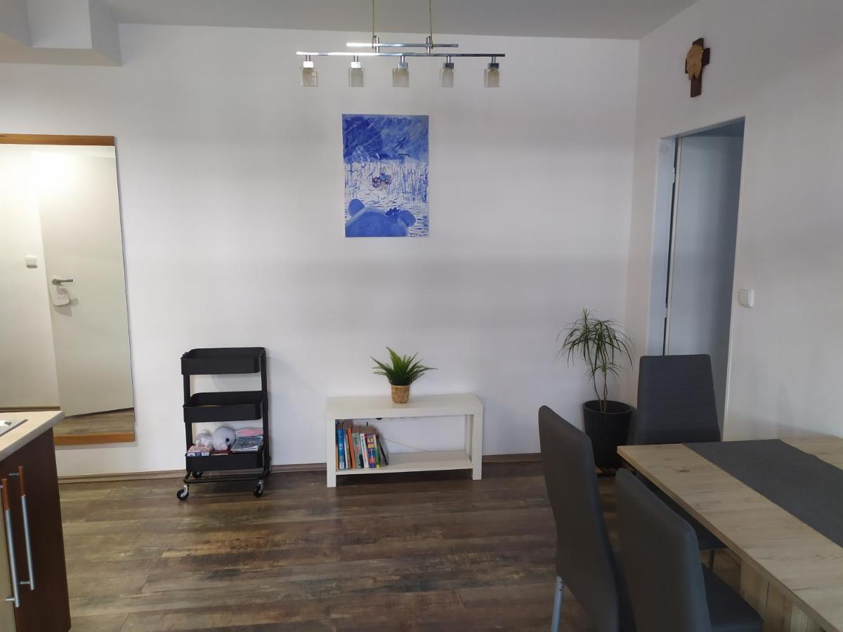 Pisqor Apartment - Self Check-In Bratislava Extérieur photo